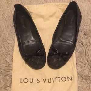 Luis Vuitton Brown Monogram Ballerina Flats